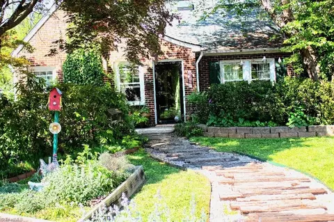 2331 Fairway Dr, Winston Salem, NC 27103