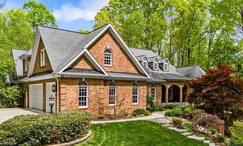 8308 Linville Oaks Dr, Oak Ridge, NC 27310