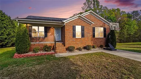 209 Crutchfield Rd, Reidsville, NC 27320