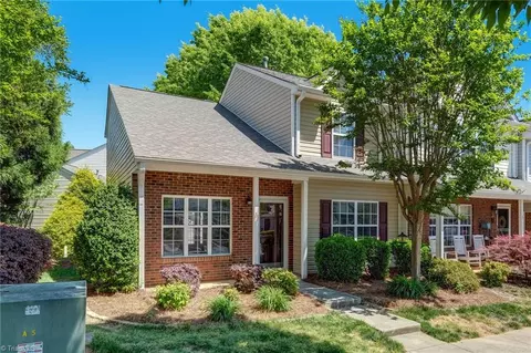3 Tannenbaum Cir, Greensboro, NC 27410