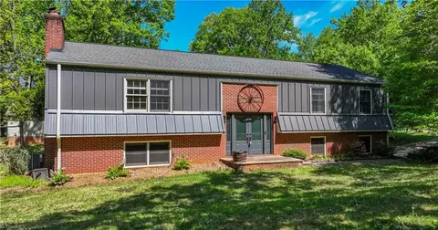 195 Vancouver Ct, Kernersville, NC 27284