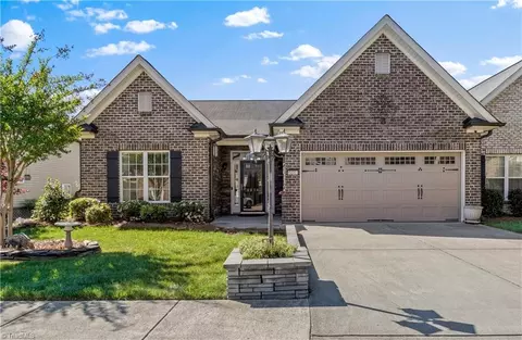 6870 Hanesbrook Cir, Clemmons, NC 27012