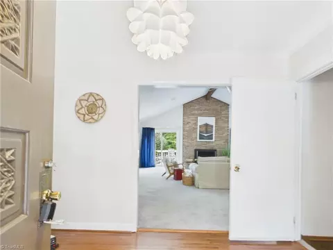 904 Fairidge Dr, Jamestown, NC 27282
