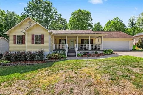 7507 Bartonshire Ct, Oak Ridge, NC 27310