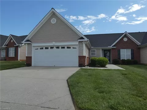 309 Locksley Ct, Thomasville, NC 27360
