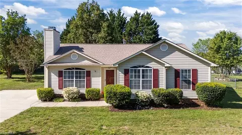 3922 Landover Dr, High Point, NC 27265