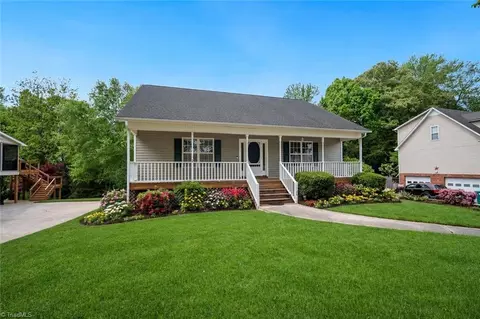 1748 Harper Spring Dr, Clemmons, NC 27012