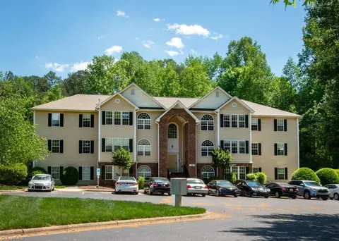 1021 Ivy Glen Dr, Winston Salem, NC 27127