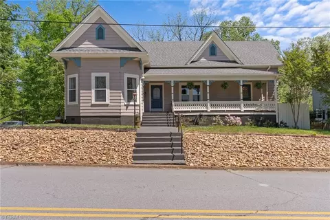 212 Gwyn Ave, Elkin, NC 28621