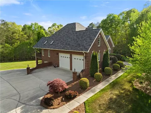 Exterior - 310 Cascade Dr, High Point, NC 27265 photo 4 of 4