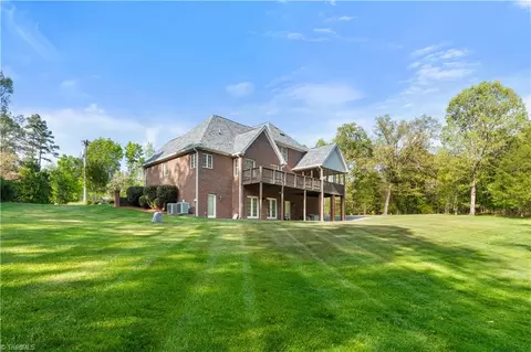 Exterior - 310 Cascade Dr, High Point, NC 27265 photo 3 of 4