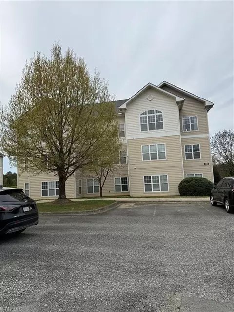 302 Campus Walk Trl #203, Elon, NC 27244