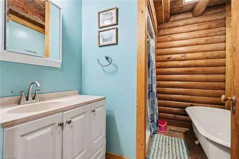 Bath - 809 Nance Rd, Denton, NC 27239 photo 1 of 2