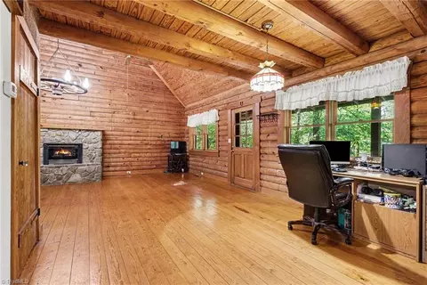 Living - 809 Nance Rd, Denton, NC 27239 photo 2 of 2