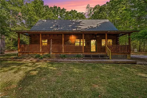 809 Nance Rd, Denton, NC 27239