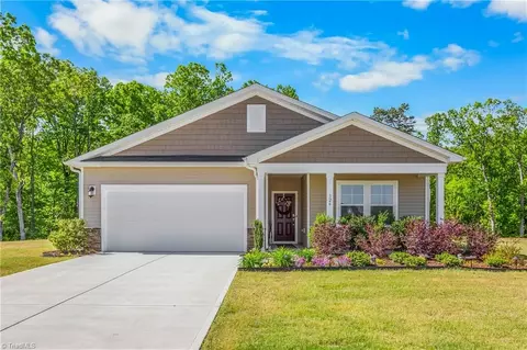 126 Piebald Dr, King, NC 27021