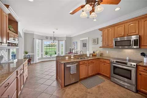 Kitchen - 363 Kiger Rd, Pinnacle, NC 27043 photo 4 of 5
