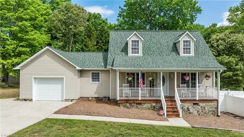 380 Shaw St, Randleman, NC 27317