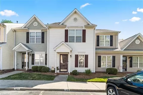 3877 Hickswood Creek Dr, High Point, NC 27265