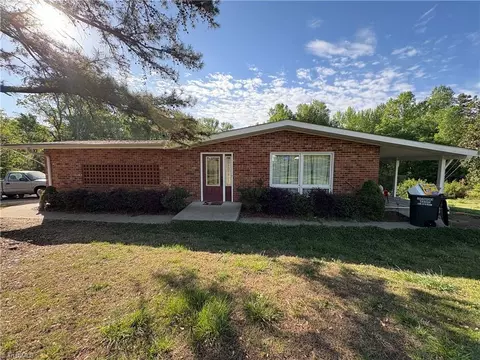 4738 Peace Rd, Trinity, NC 27370