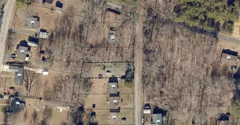 600 North St, Eden, NC 27288