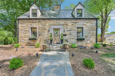 511 Circle Dr, Burlington, NC 27215