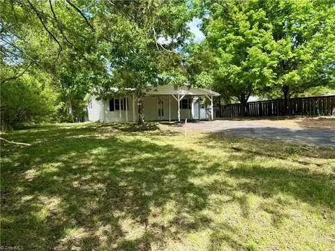 1194 Summey Town Rd, Trinity, NC 27370