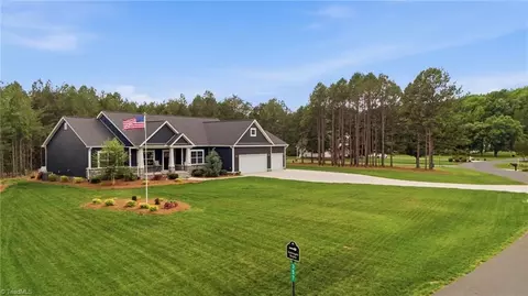 314 Potters Lndg, Denton, NC 27239