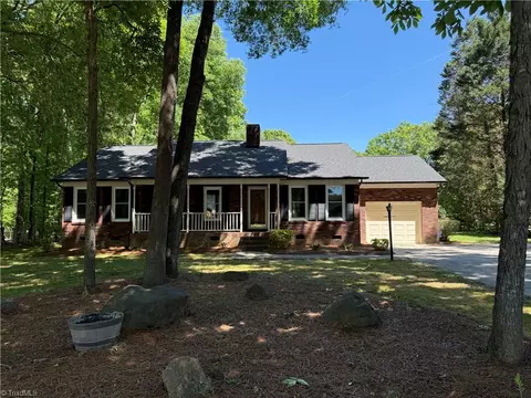 617 Autumn Dr, Harrisburg, NC 28075