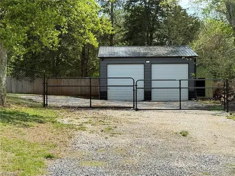 2039 Scalesville Rd, Summerfield, NC 27358