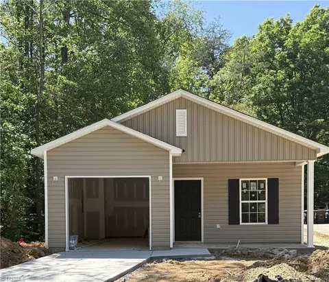 2915 Bainbridge Dr, Winston Salem, NC 27105