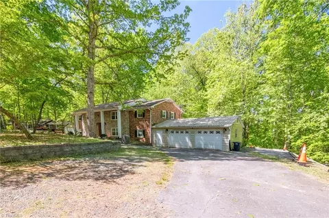 5218 Bear Creek Rd, Winston Salem, NC 27106