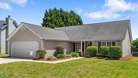 4426 Deacon Ct, High Point, NC 27265