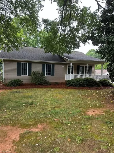 3812 Fritz St, Winston Salem, NC 27104