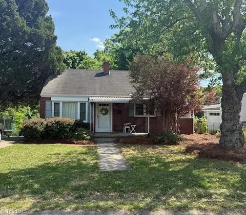 838 Palmer Ln, Winston Salem, NC 27107