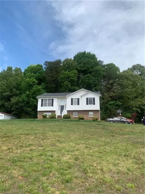 8271 Creedmoor Dr, Rural Hall, NC 27045