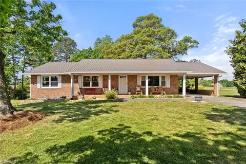 114 Midpines Dr, Winston Salem, NC 27127
