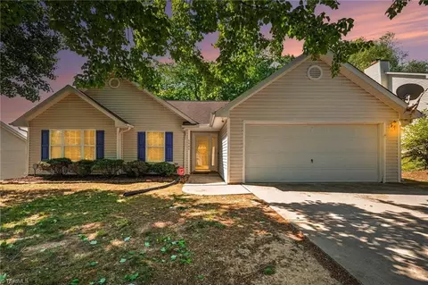 5508 Grapevine Ct, Greensboro, NC 27405