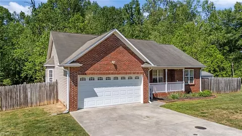 1974 Denise Ln, Winston Salem, NC 27127
