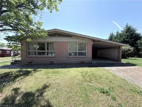 325 Bluemont Rd, Mount Airy, NC 27030