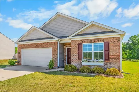 192 Culloden Dr, Mocksville, NC 27028