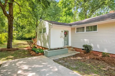 2523 Overbrook Dr, Greensboro, NC 27408