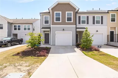 821 Falls Grove Trl, High Point, NC 27265