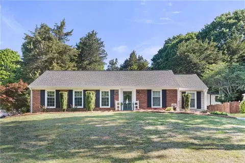 960 Foxhall Dr, Winston Salem, NC 27106