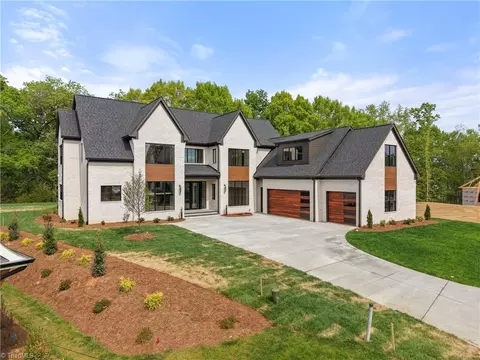 3031 Scarlet Tanager Dr, Winston Salem, NC 27106