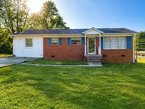 100 Linda Dr, Archdale, NC 27263