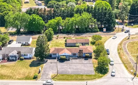 534 King St E, King, NC 27021