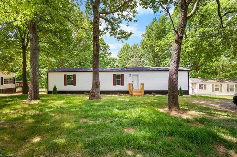 183 Casa Bella Dr, Advance, NC 27006