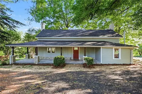 4534 Rocklane Dr, Walkertown, NC 27051