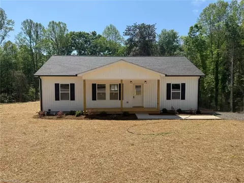 315 Oakland Ave N, Eden, NC 27288